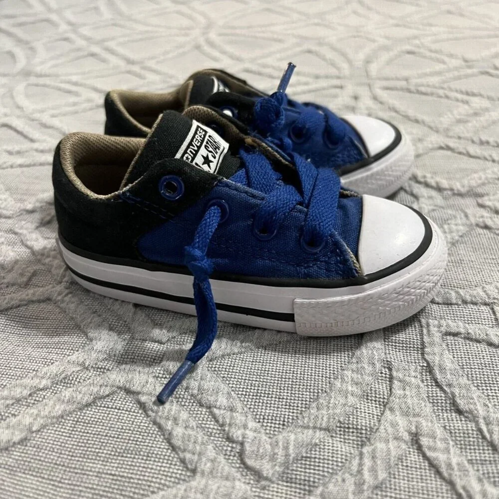 Converse Sz 5 Black & Blue Street Slip No Lace Sneakers